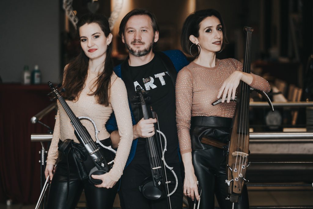 Electric Trio Show