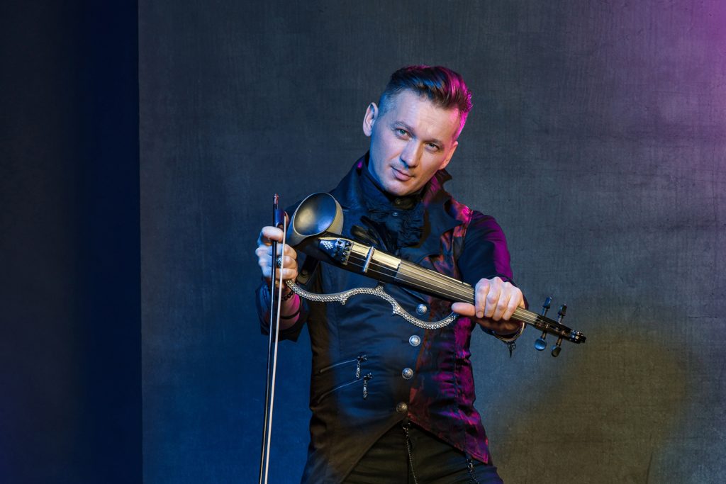 Electrci Violinist